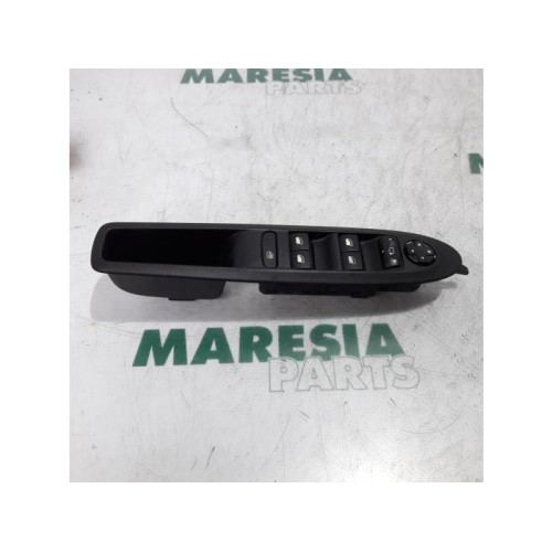 Citroen - C4 - Multi-functional window switch