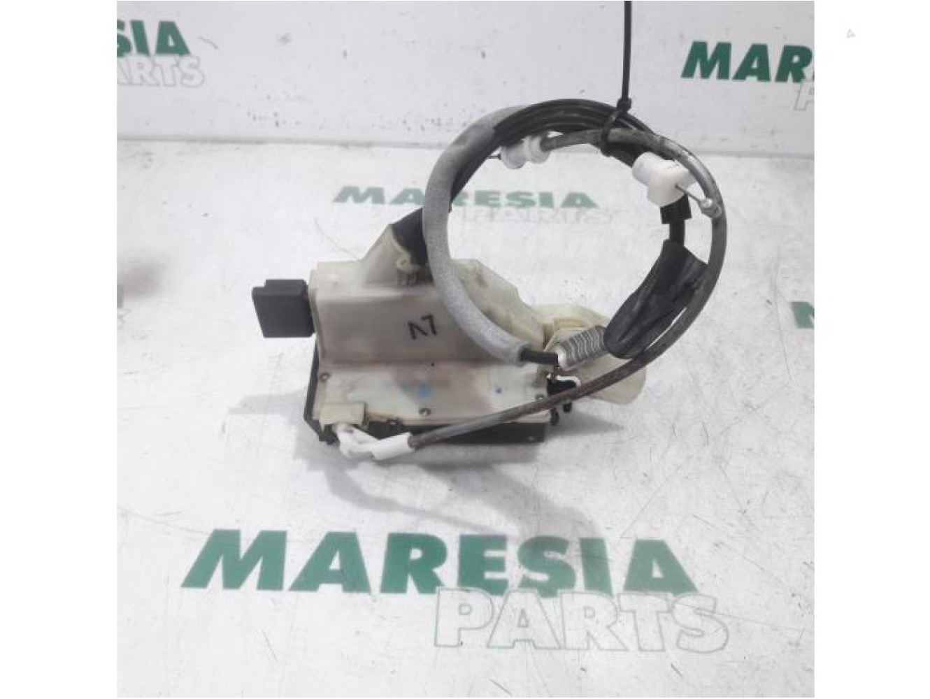 Citroen - C4 - Door lock mechanism 4-door, front left