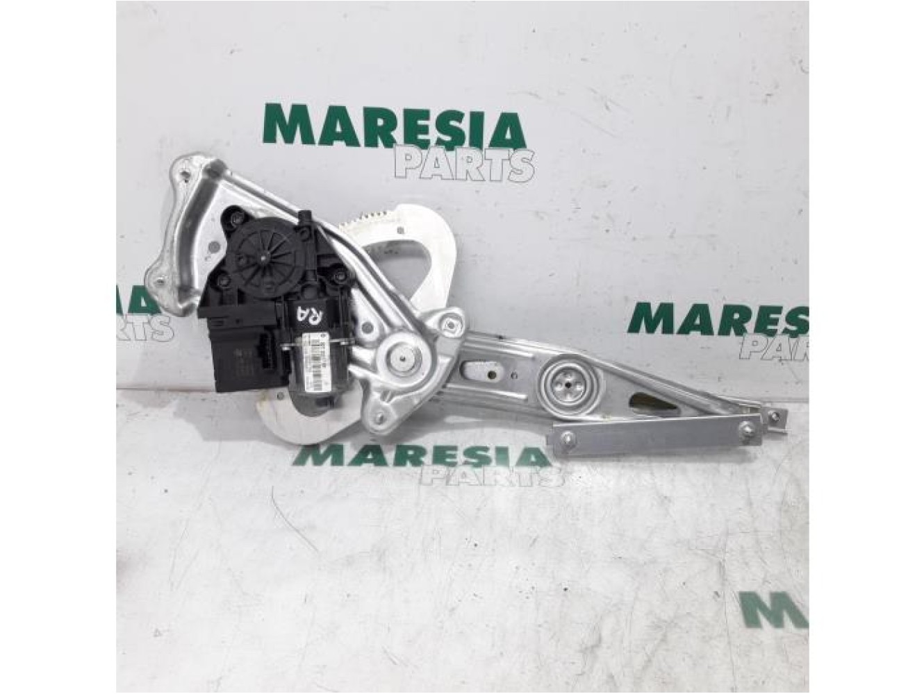 Renault - Scenic - Rear door window mechanism 4-door, right