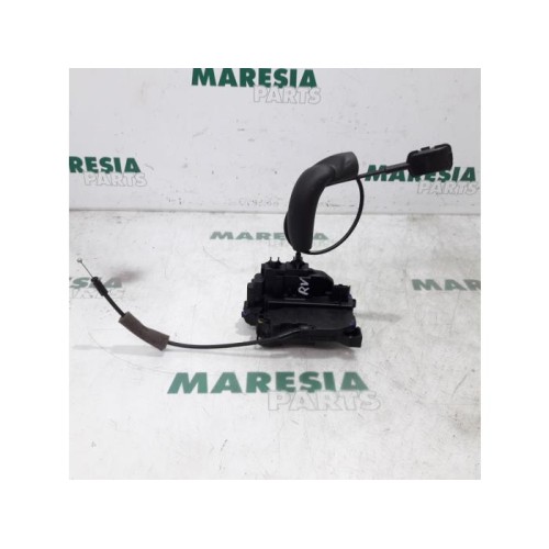 Renault - Scenic - Front door lock mechanism 4-door, right