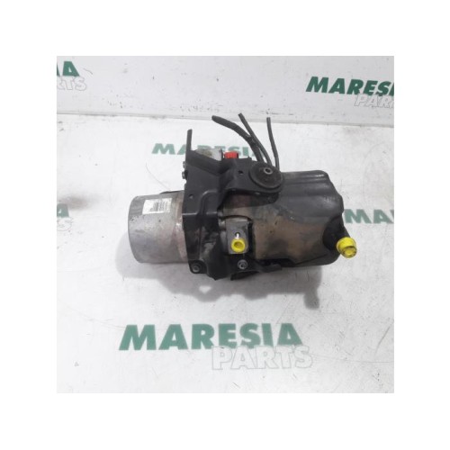 Peugeot - 607 - Power steering pump
