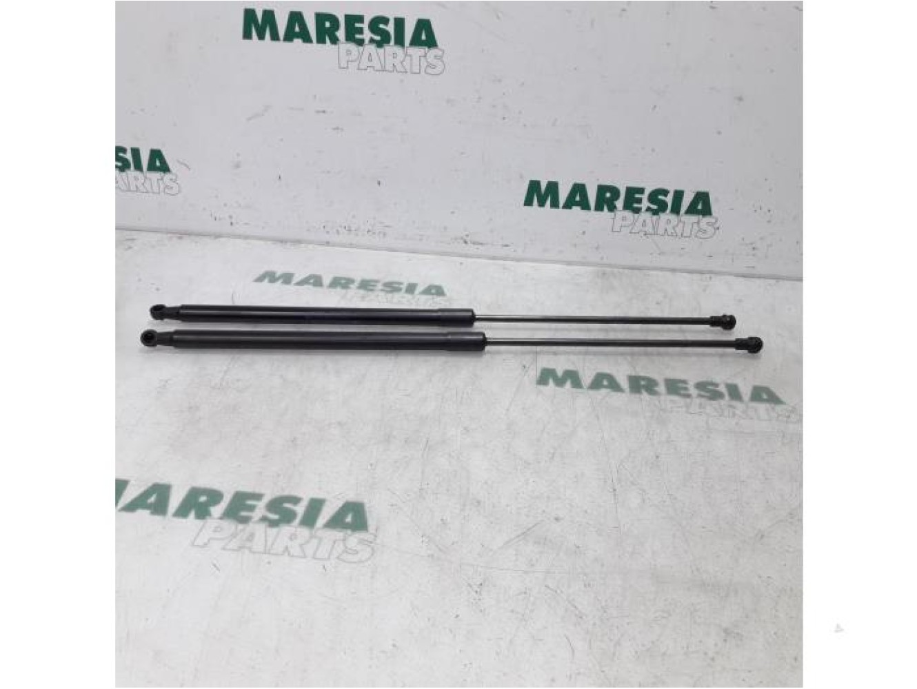 Citroen - C4 Picasso - Set of tailgate gas struts