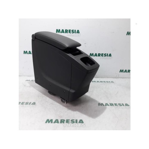 Renault - Scenic - Armrest