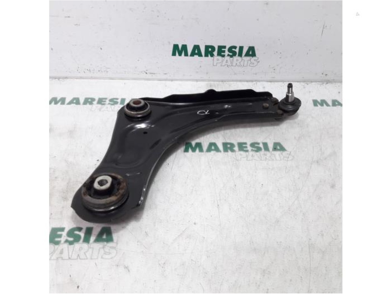Renault - Scenic - Front lower wishbone, right