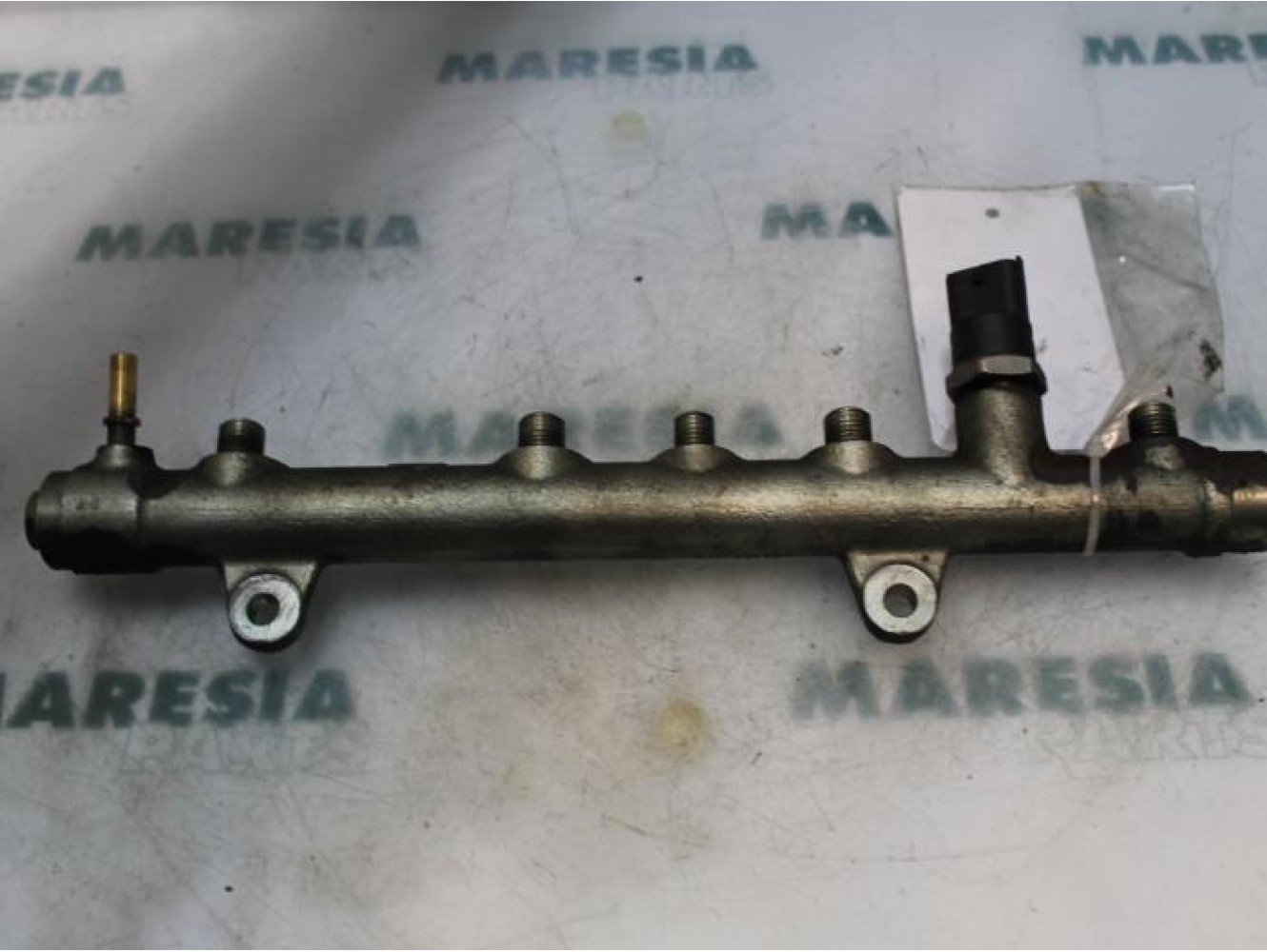 Renault - Megane Scenic - Fuel injector nozzle