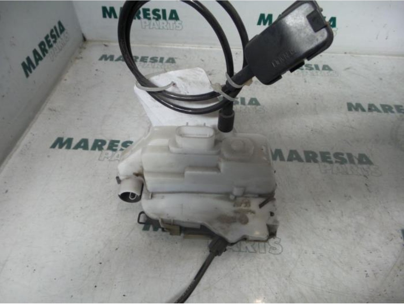 Renault - Megane Scenic - Front door lock mechanism 4-door, right