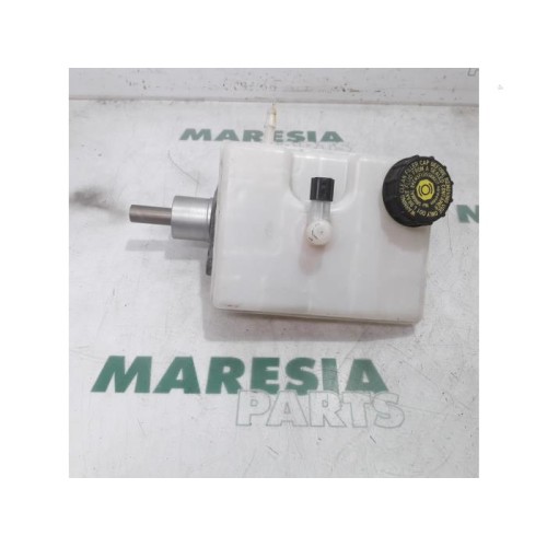 Renault - Master - Master cylinder