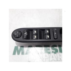 Peugeot - 207 - Multi-functional window switch