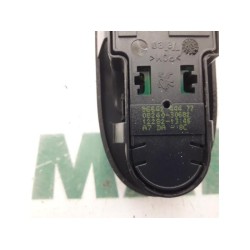 Peugeot - 207 - Multi-functional window switch