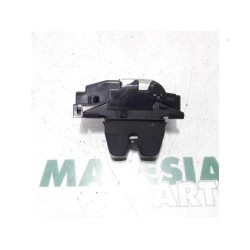 Peugeot - 207 - Tailgate lock mechanism