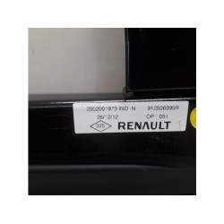 Renault - Clio - Headlining