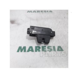 Citroen - C2 - Tailgate lock mechanism