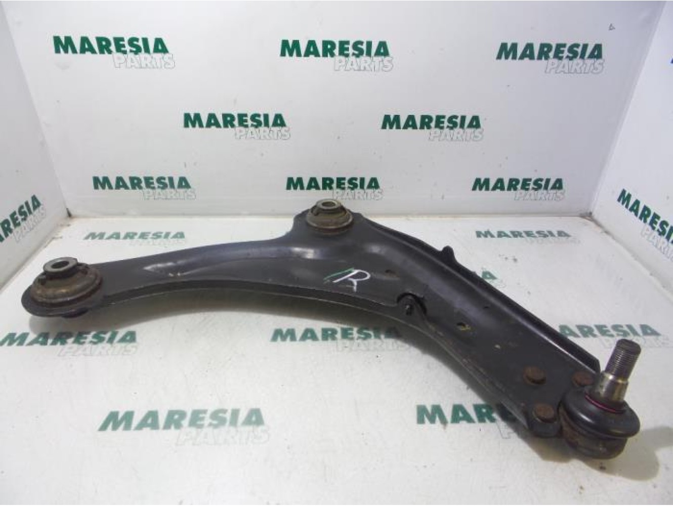 Renault - Laguna - Front lower wishbone, right