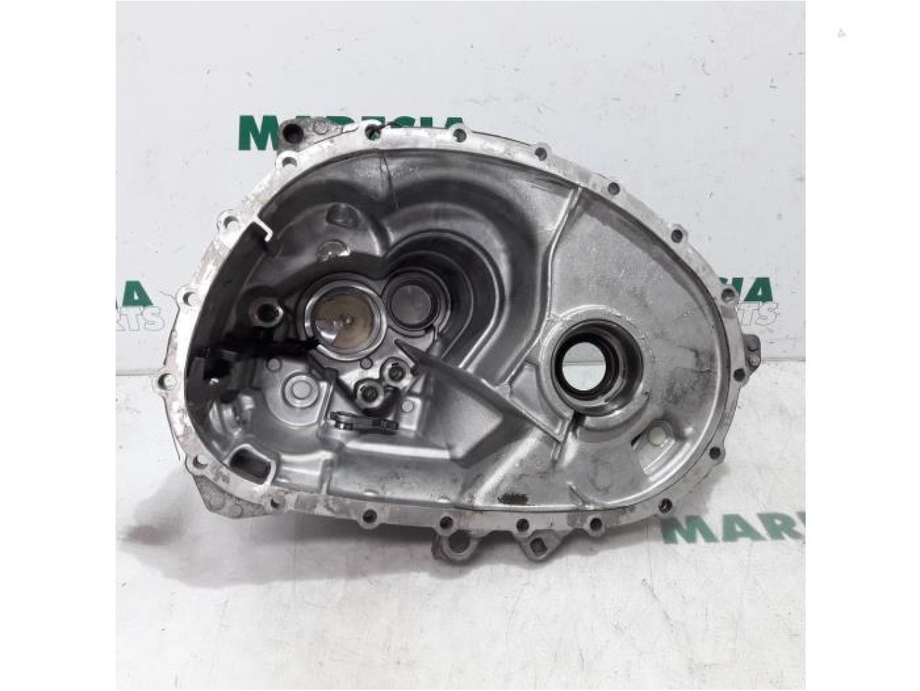 Renault - Megane Scenic - Gearbox casing