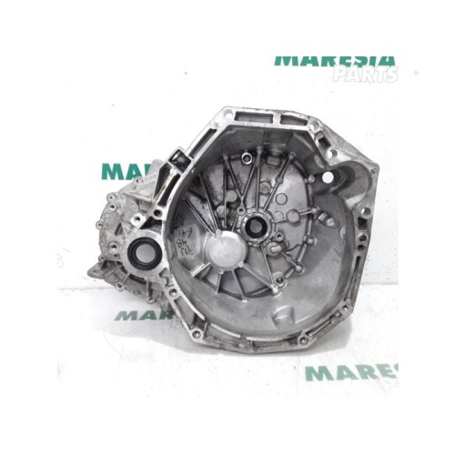 Renault - Megane Scenic - Gearbox casing