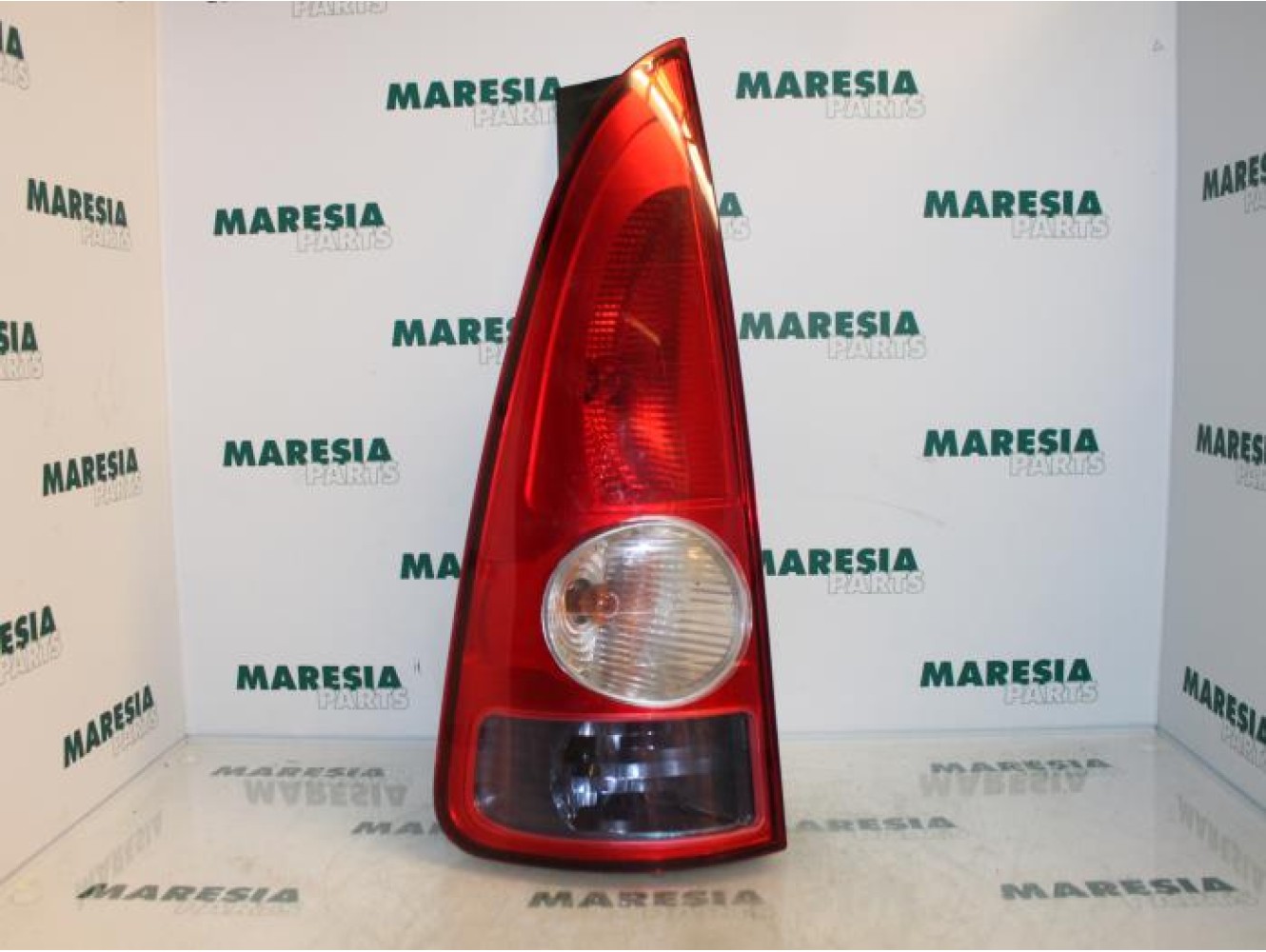 Renault - Espace - Taillight, left