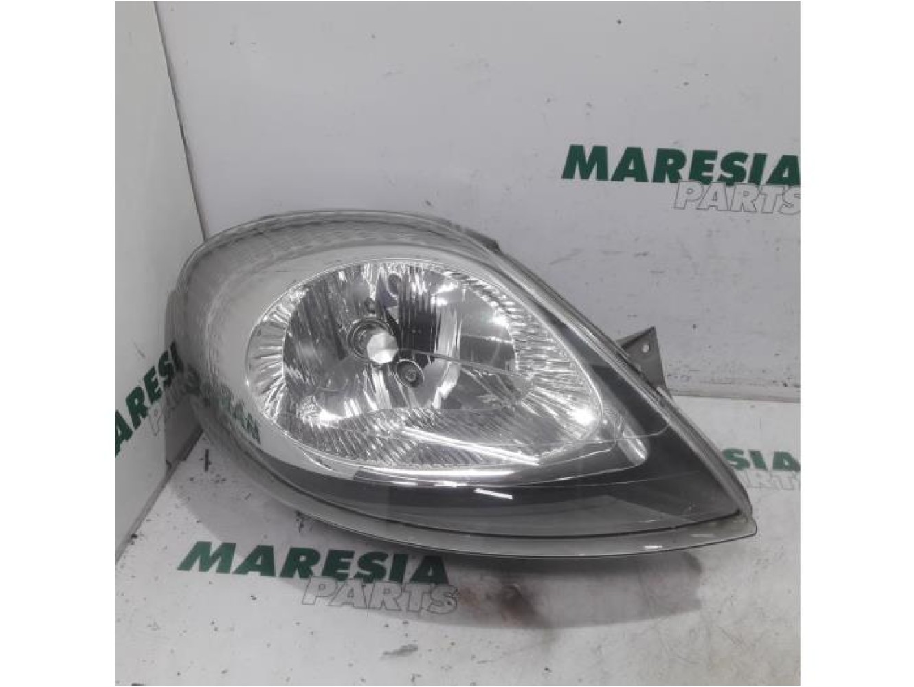 Renault - Trafic - Phare droit