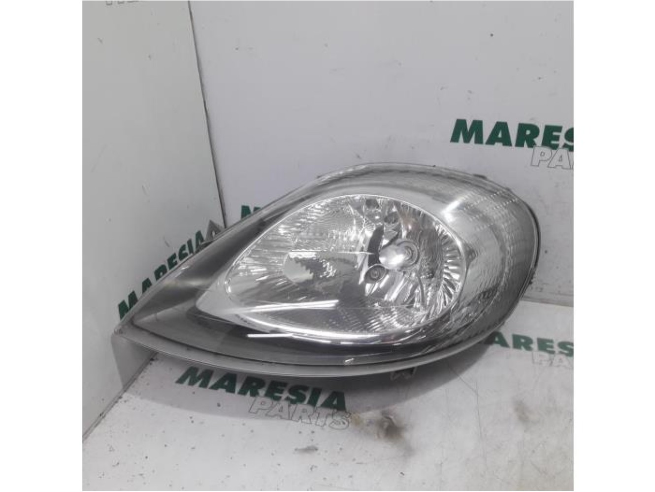 Renault - Trafic - Koplamp links
