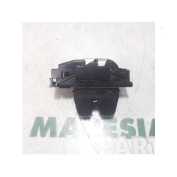 Peugeot - 207 - Tailgate lock mechanism