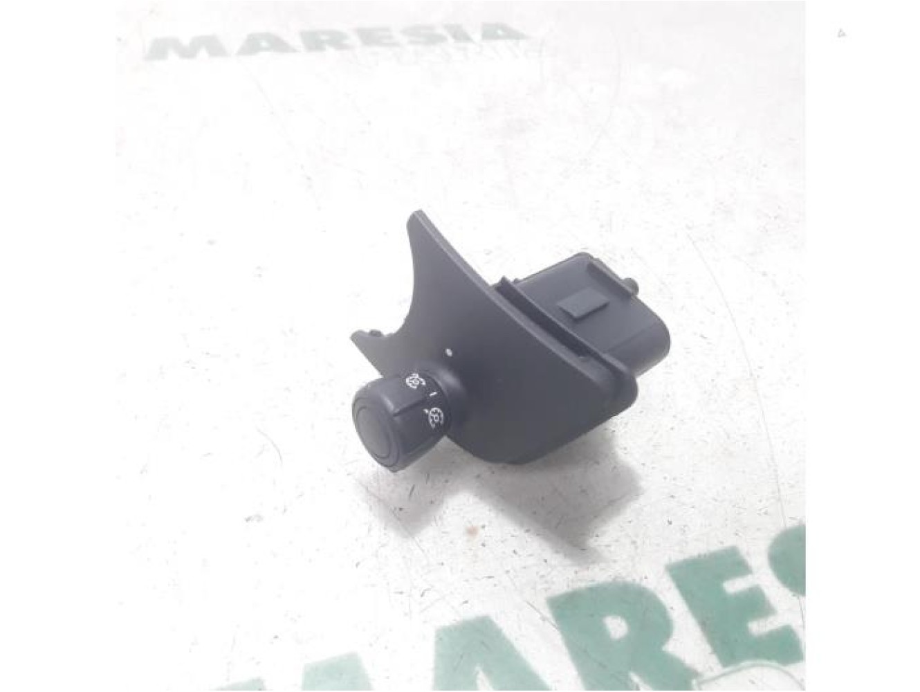Renault - Megane Scenic - Cruise control switch