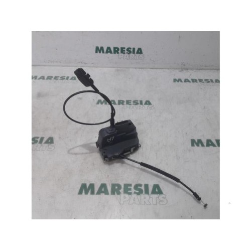 Renault - Megane Scenic - Rear door lock mechanism 4-door, left