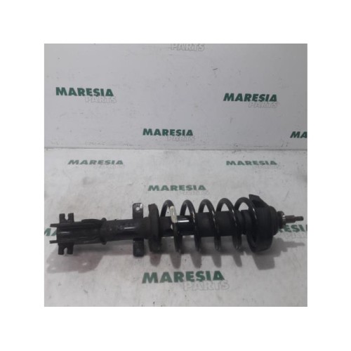 Renault - Trafic - Front shock absorber rod, right