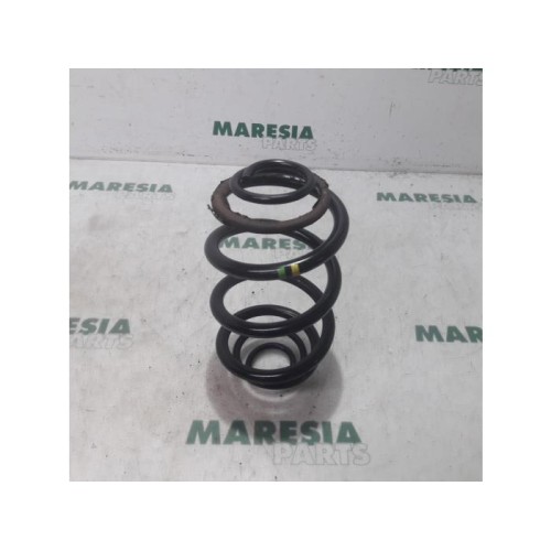Renault - Trafic - Rear coil spring
