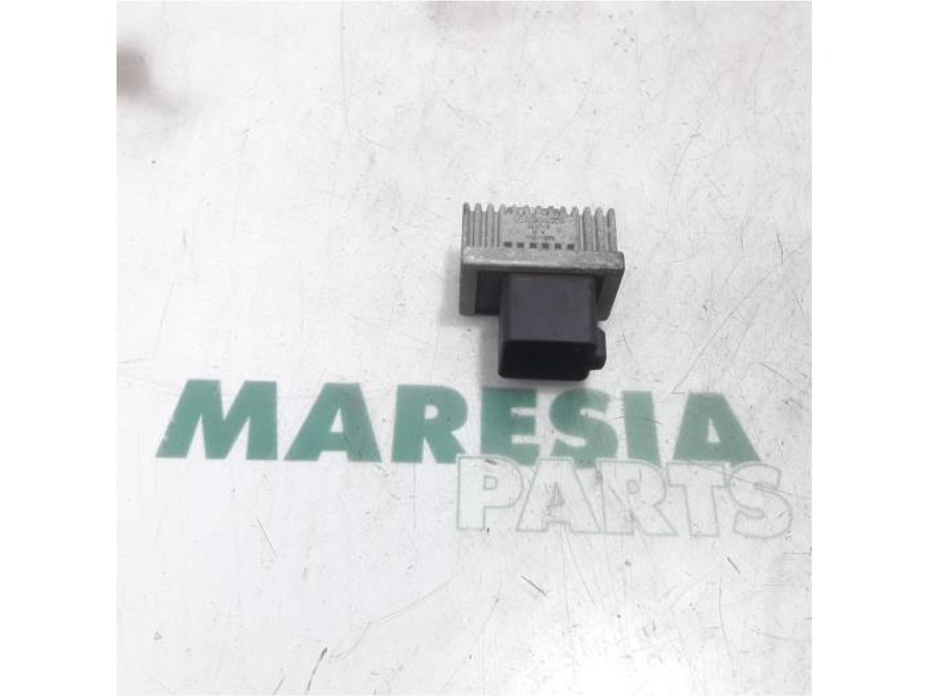 Renault - Trafic - Glow plug relay