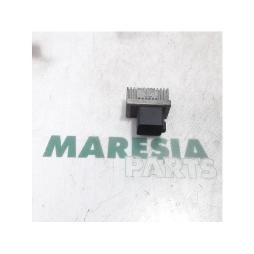 Renault - Trafic - Glow plug relay