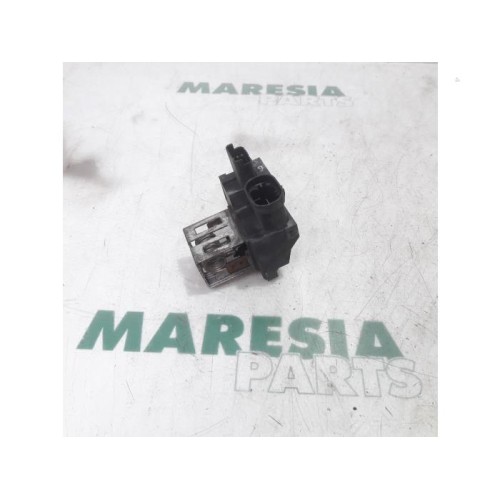Peugeot - 208 - Cooling fan resistor