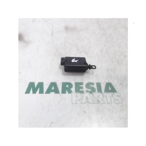 Renault - Trafic - Moteur verrouillage centrale des portes