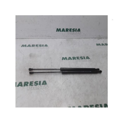 Peugeot - 208 - Set of tailgate gas struts