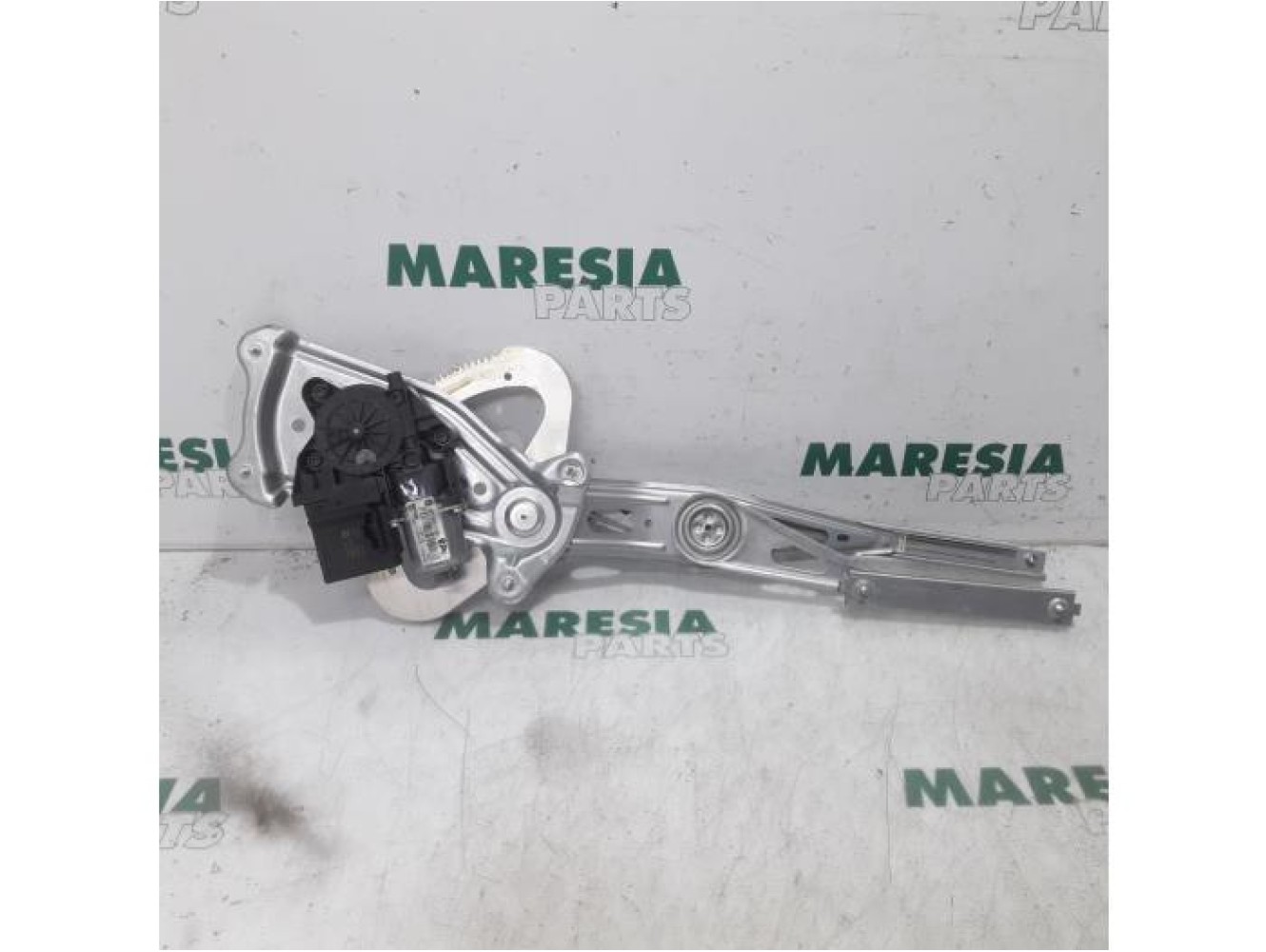 Renault - Scenic - Rear door window mechanism 4-door, right