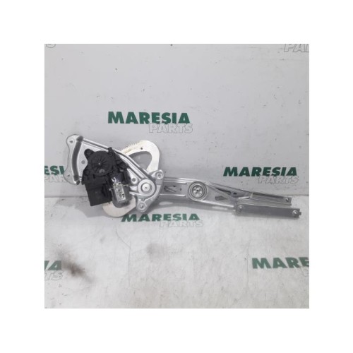 Renault - Scenic - Rear door window mechanism 4-door, right