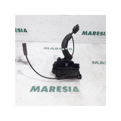 Renault - Scenic - Rear door mechanism 4-door, right