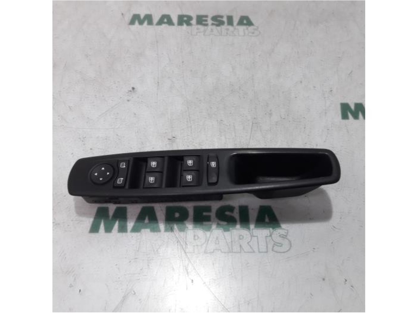 Renault - Megane - Multi-functional window switch