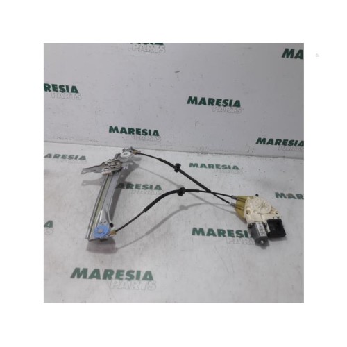 Renault - Megane - Rear door window mechanism 4-door, right