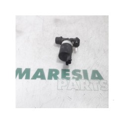 Renault - Megane - Windscreen washer pump
