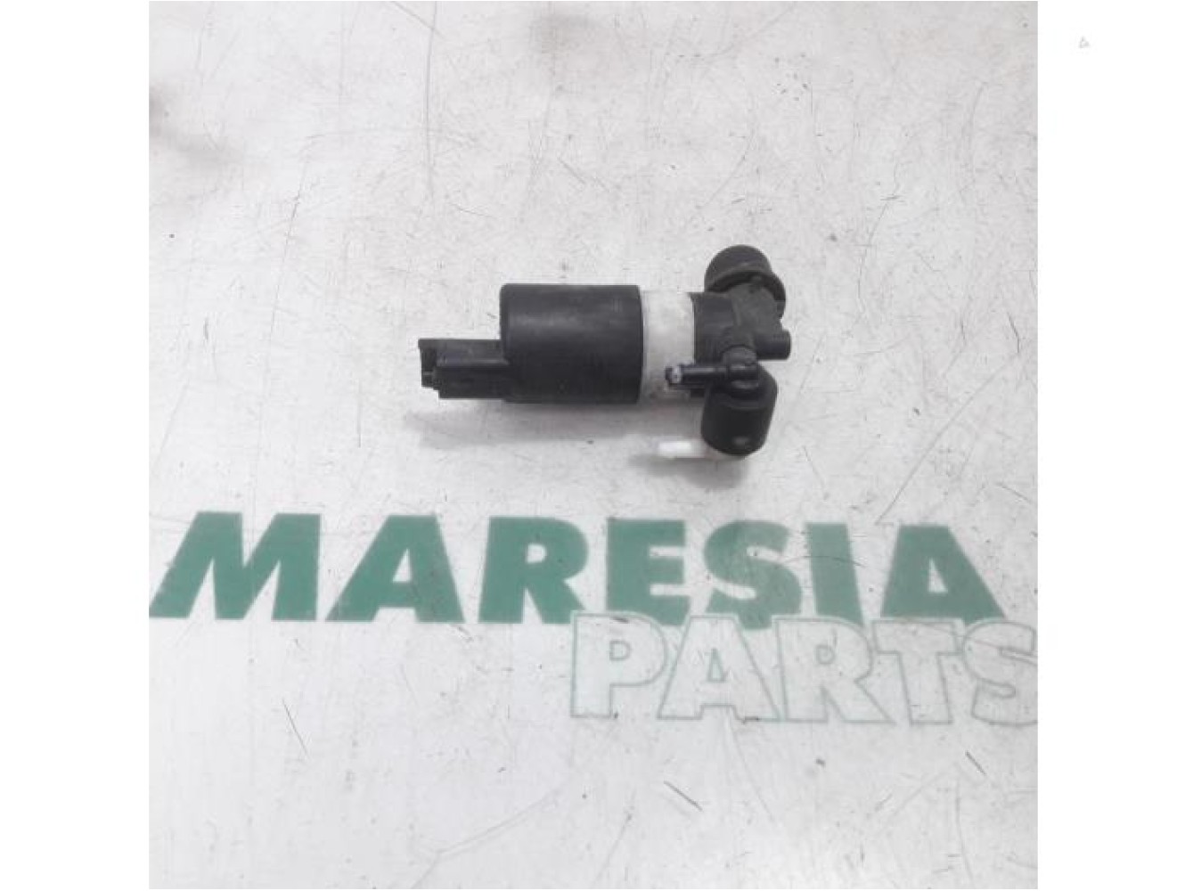 Renault - Megane - Windscreen washer pump