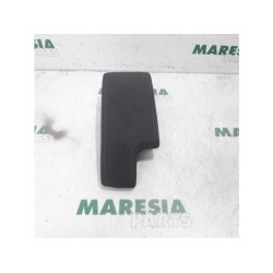 Renault - Megane - Armrest
