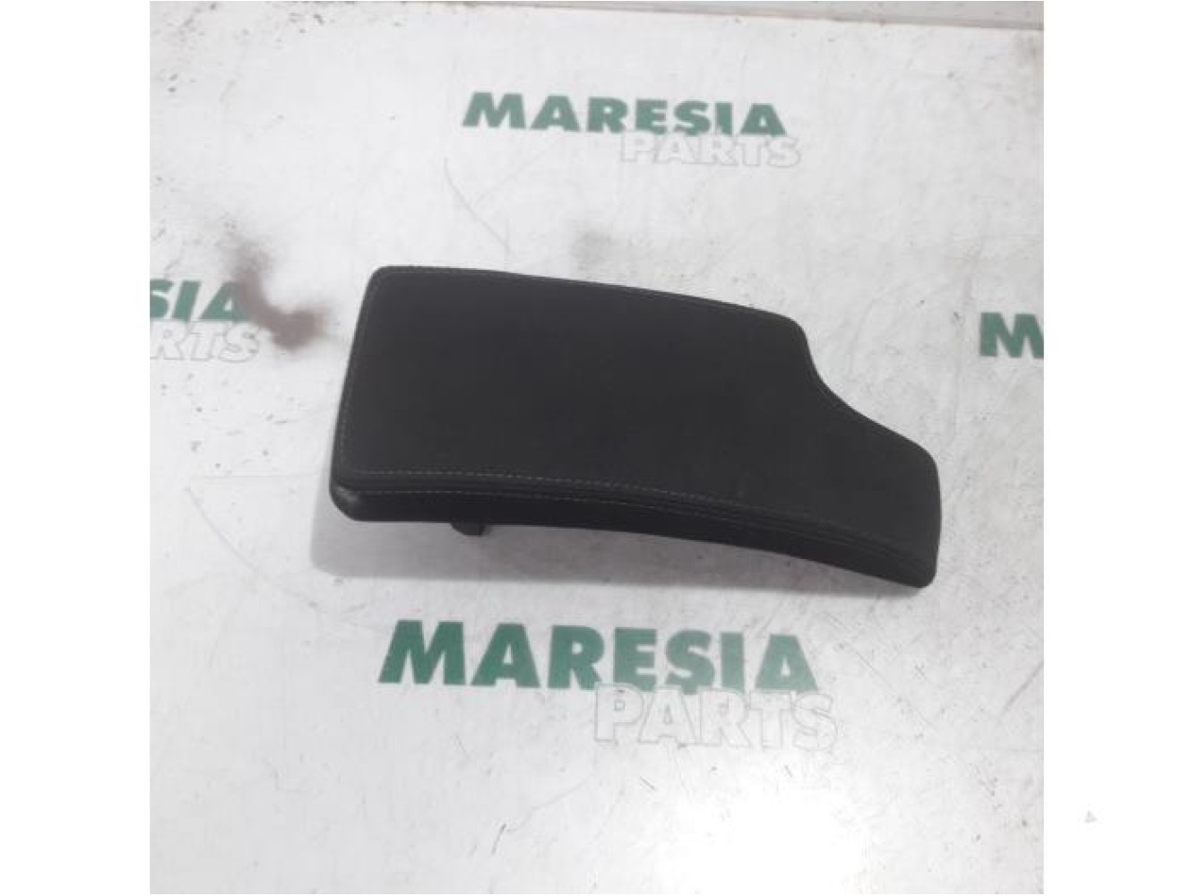 Renault - Megane - Armrest