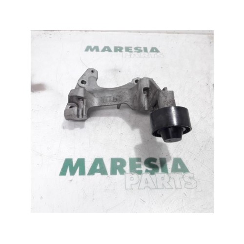 Renault - Clio - Support (miscellaneous)