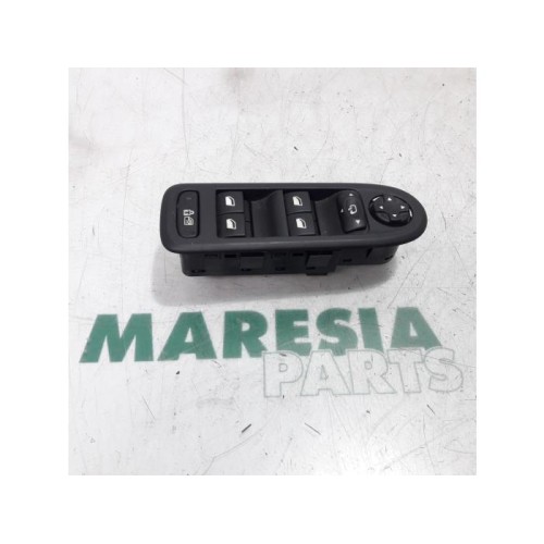 Peugeot - 308 - Multi-functional window switch