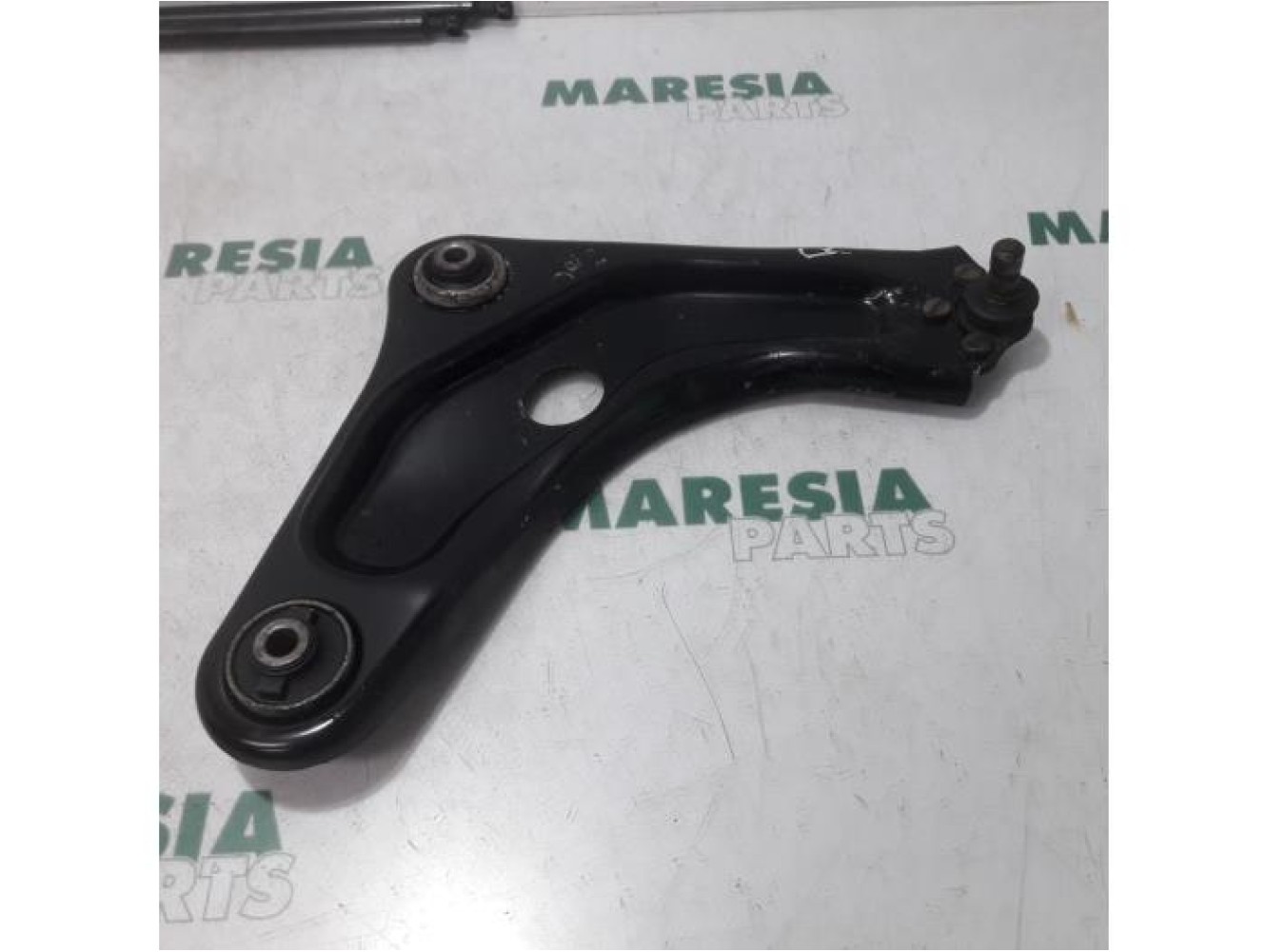Peugeot - 207 - Front lower wishbone, right