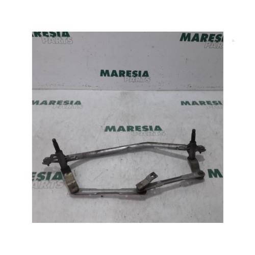 Peugeot - 207 - Wiper mechanism