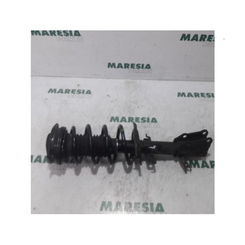 Renault - Kangoo - Front shock absorber rod, left