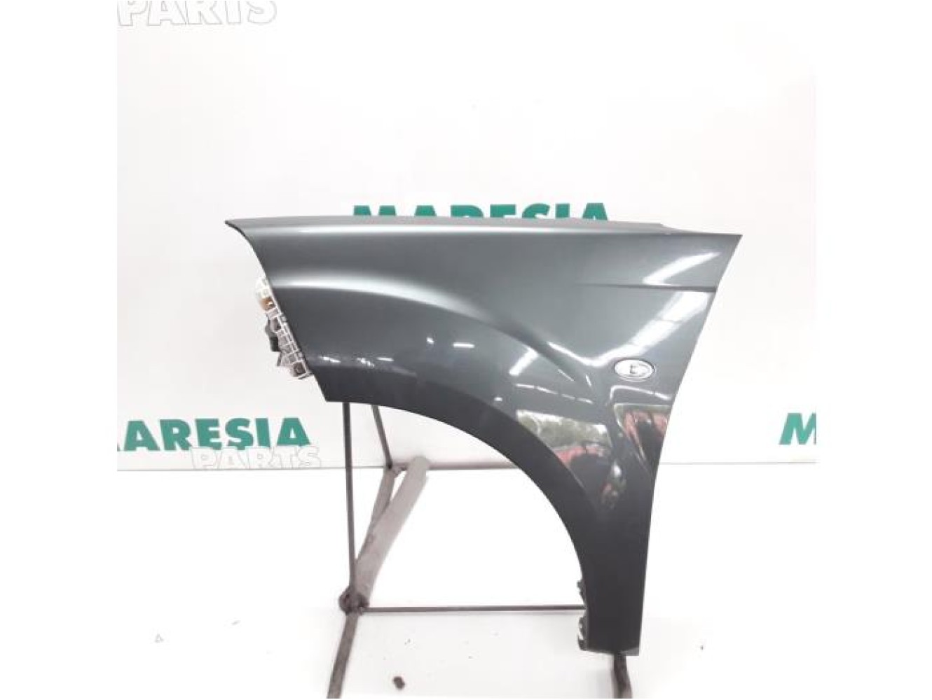 Citroen - C-Crosser - Front wing, left