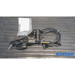 Peugeot - 207 - Convertible lock