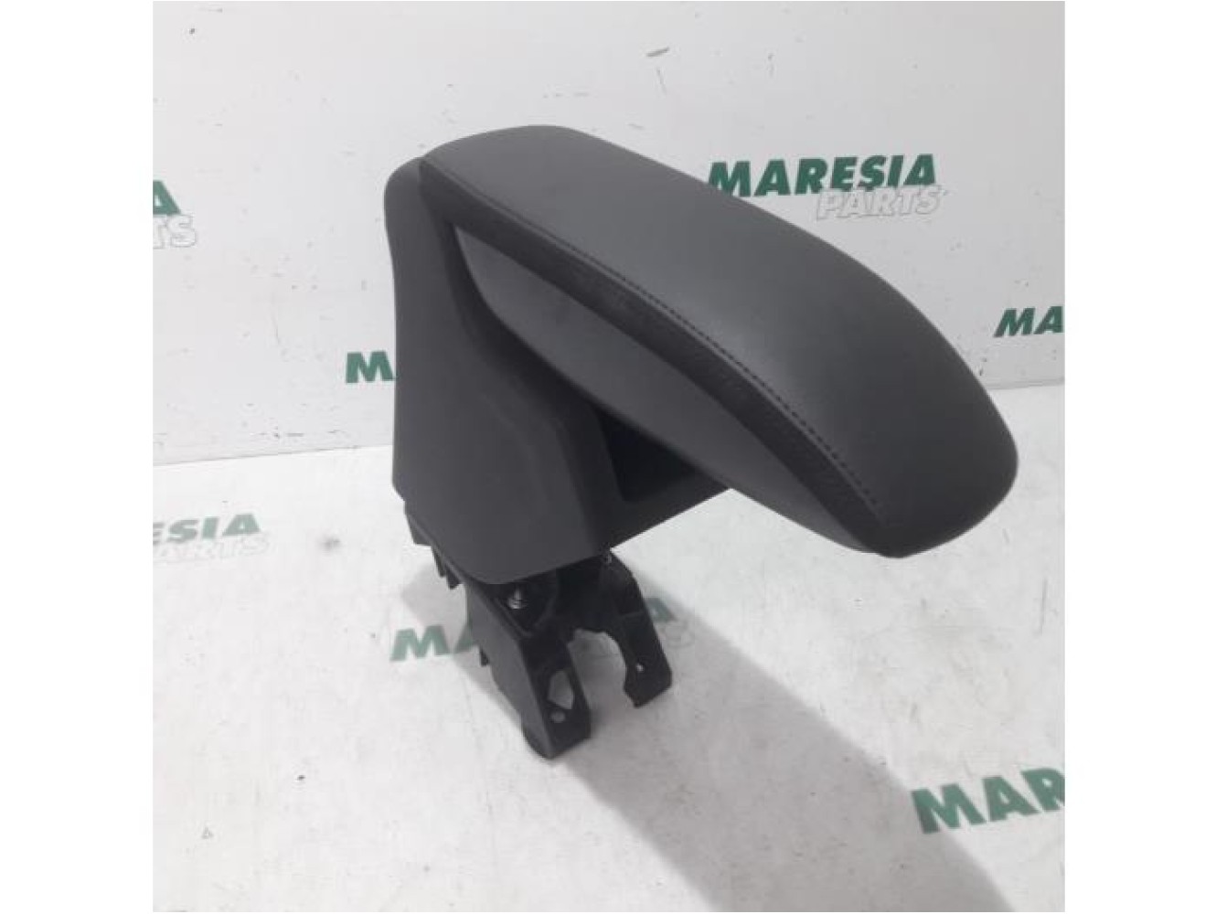 Citroen - DS3 - Armrest