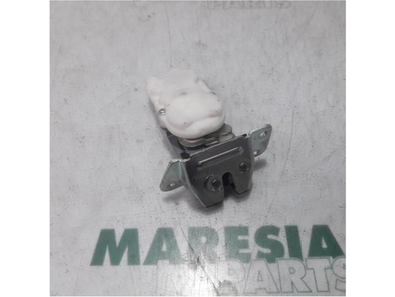 Citroen - C-Crosser - Tailgate lock mechanism